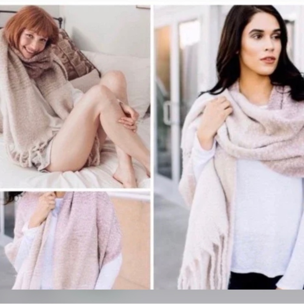 Anthropologie Long off- white  super soft cozy blanket scarf